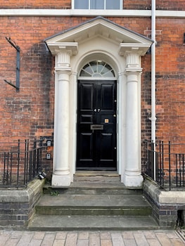 Queen Street Apartments,,0 star