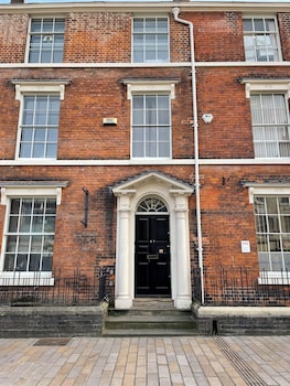 Queen Street Apartments,,0 star