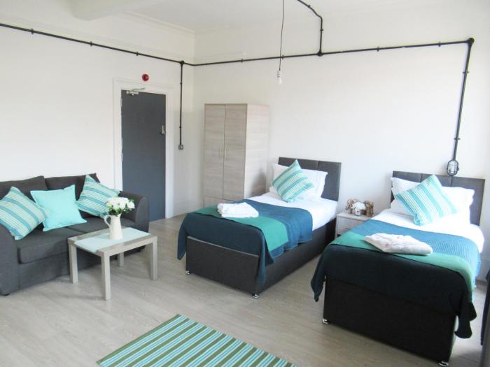 queen street apartments