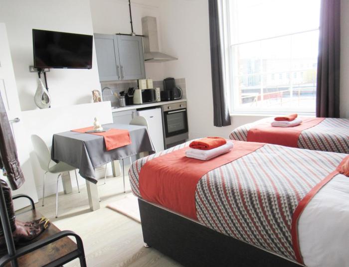 queen street apartments