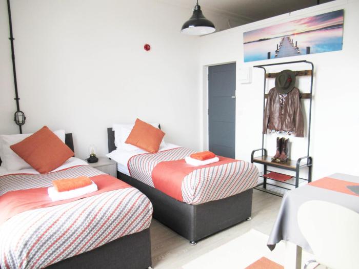 queen street apartments