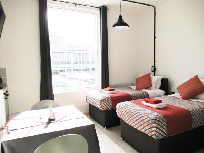 queen street apartments