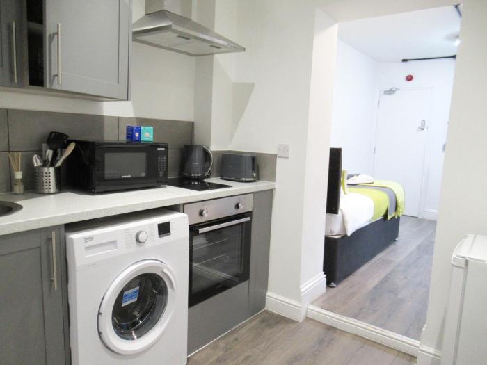 queen street apartments