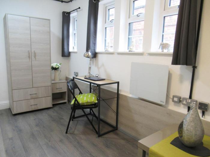 queen street apartments