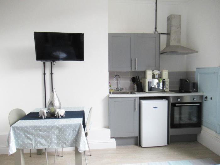 queen street apartments