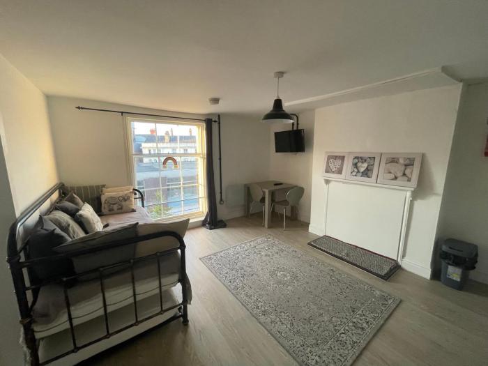 queen street apartments