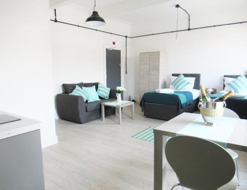 queen street apartments