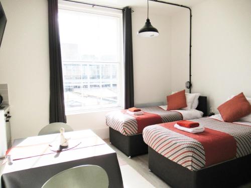 queen street apartments