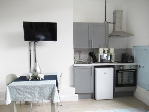 queen street apartments