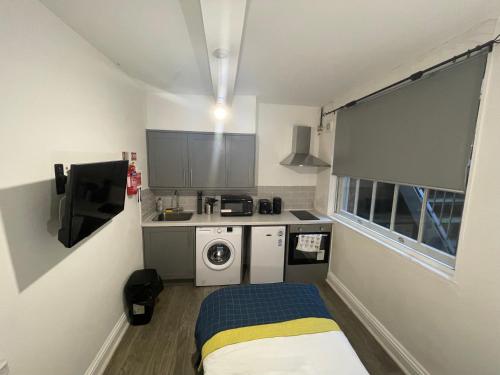queen street apartments