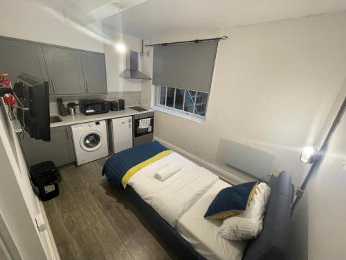 queen street apartments