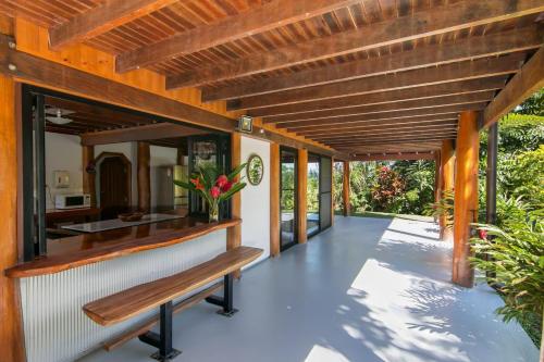 daintree manor bed and breakfast