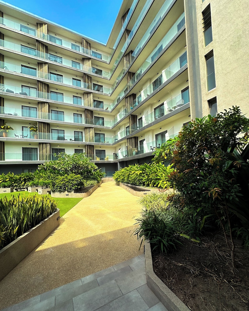 the lennox apartment