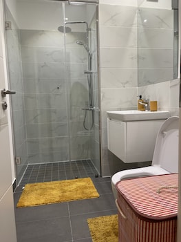 the lennox apartment