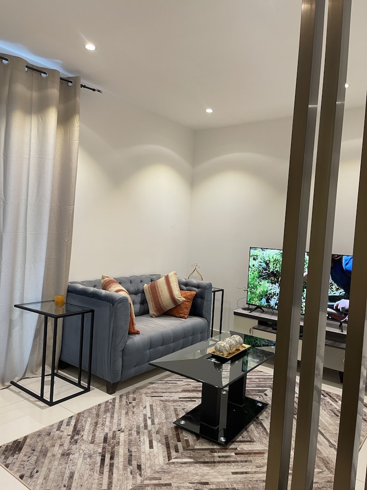 the lennox apartment