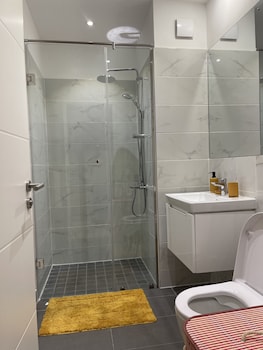 the lennox apartment