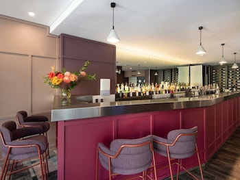 mercure perth on hay