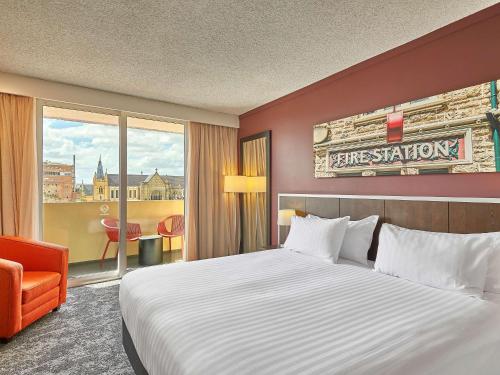 mercure perth on hay