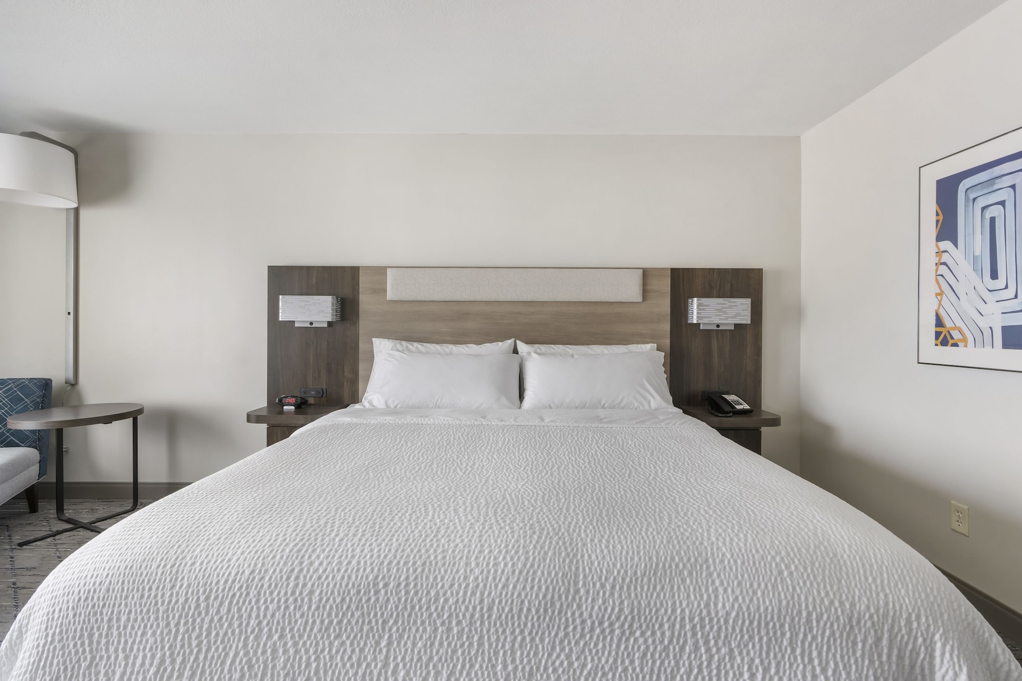 holiday inn express hotel and suites peru lasalle area