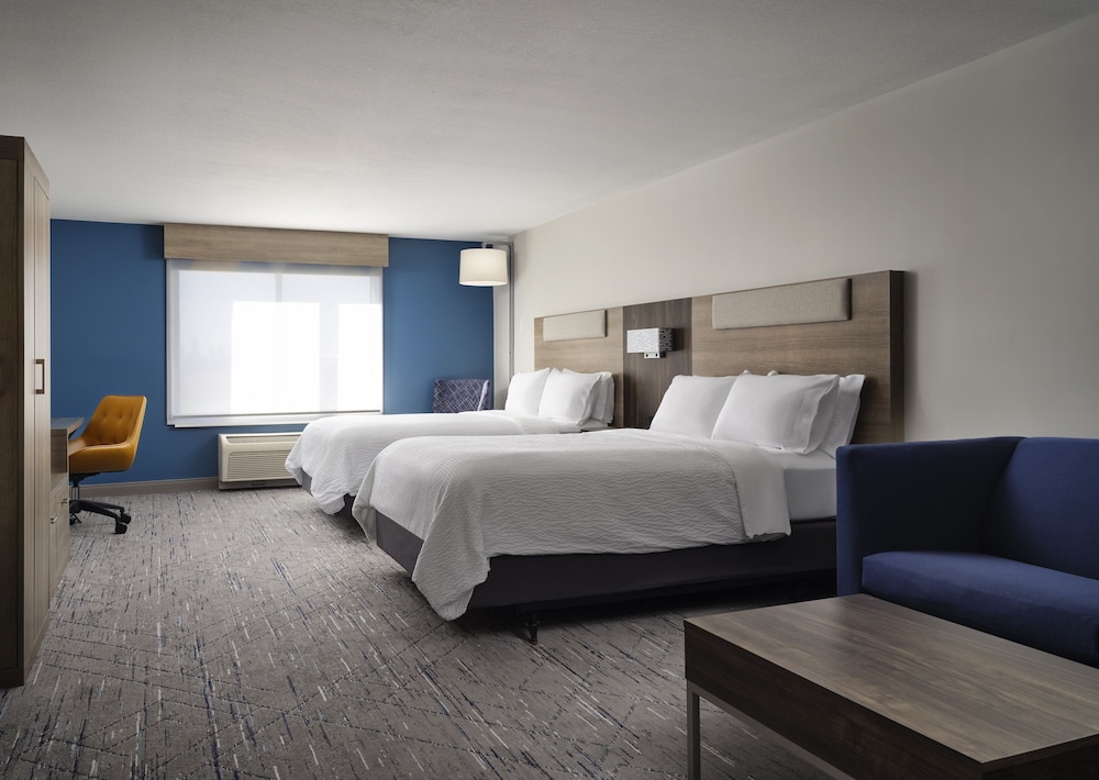 holiday inn express hotel and suites peru lasalle area