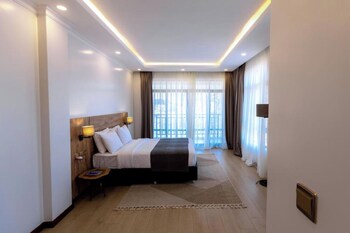 maya boutique and residences