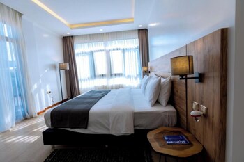 maya boutique and residences