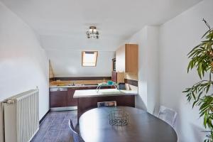 Hotel Les Ecrins,Sainte-Catherine>>Brussels,3 star