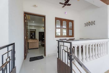 New White Minar,,3 star