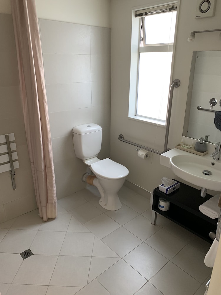 salerno motel apartments