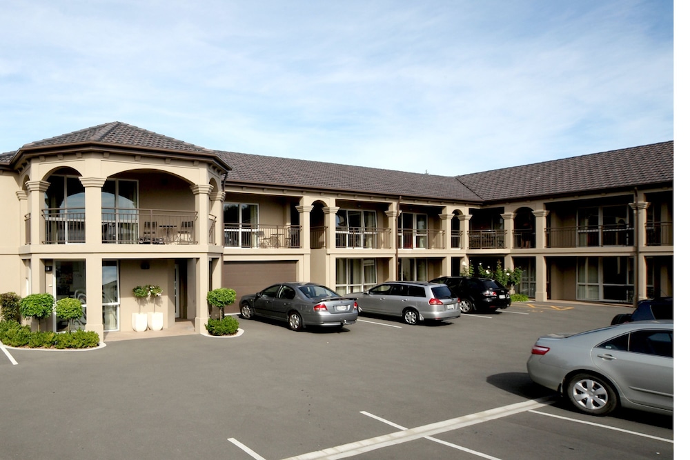 salerno motel apartments