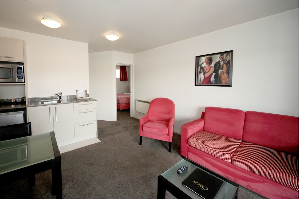 salerno motel apartments