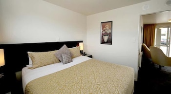 salerno motel apartments