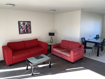 salerno motel apartments