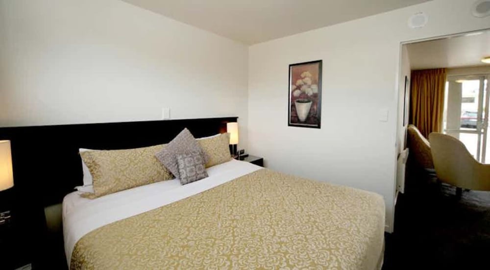 salerno motel apartments