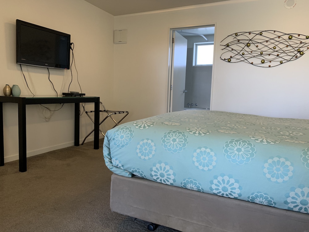 salerno motel apartments