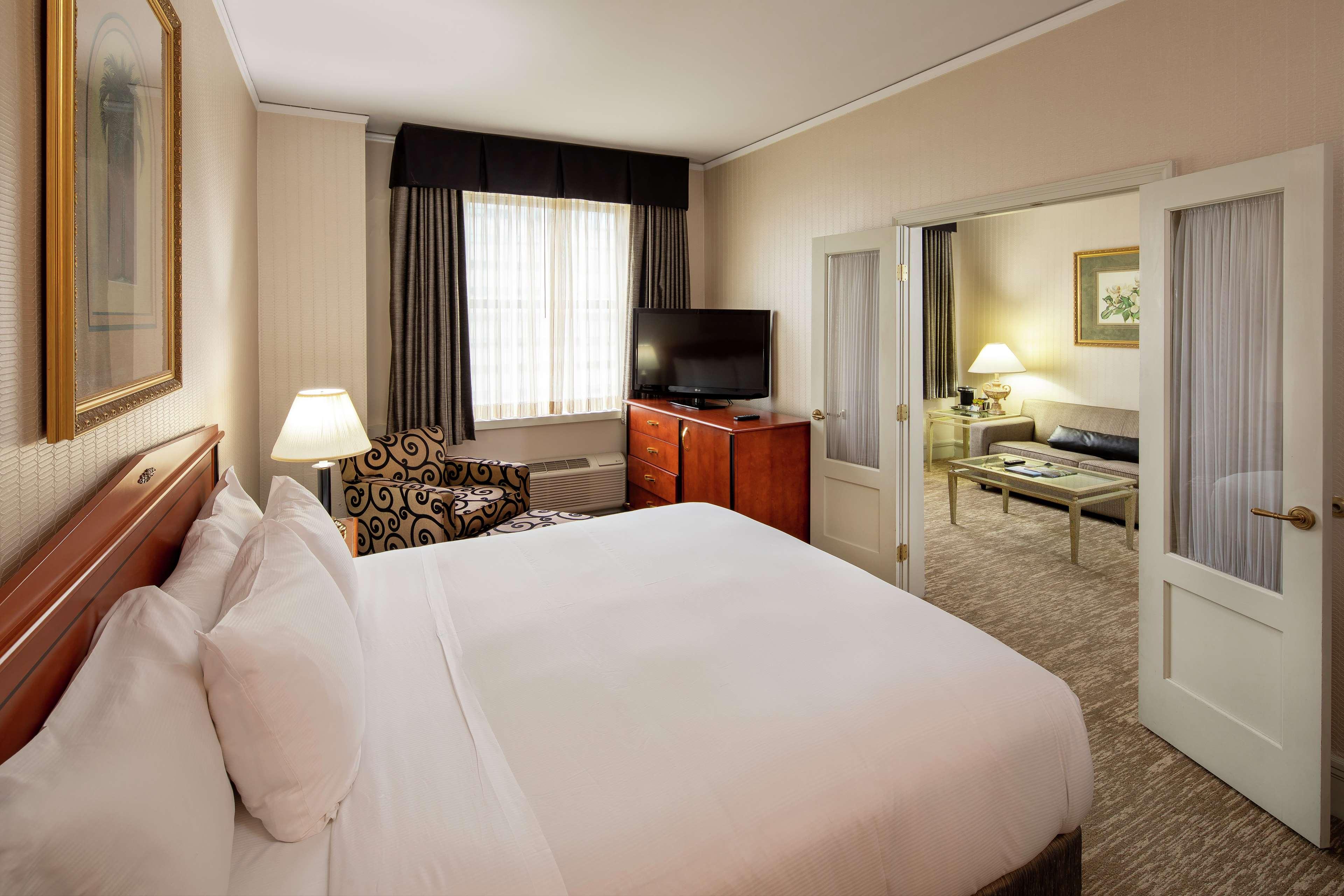 hilton cincinnati netherland plaza