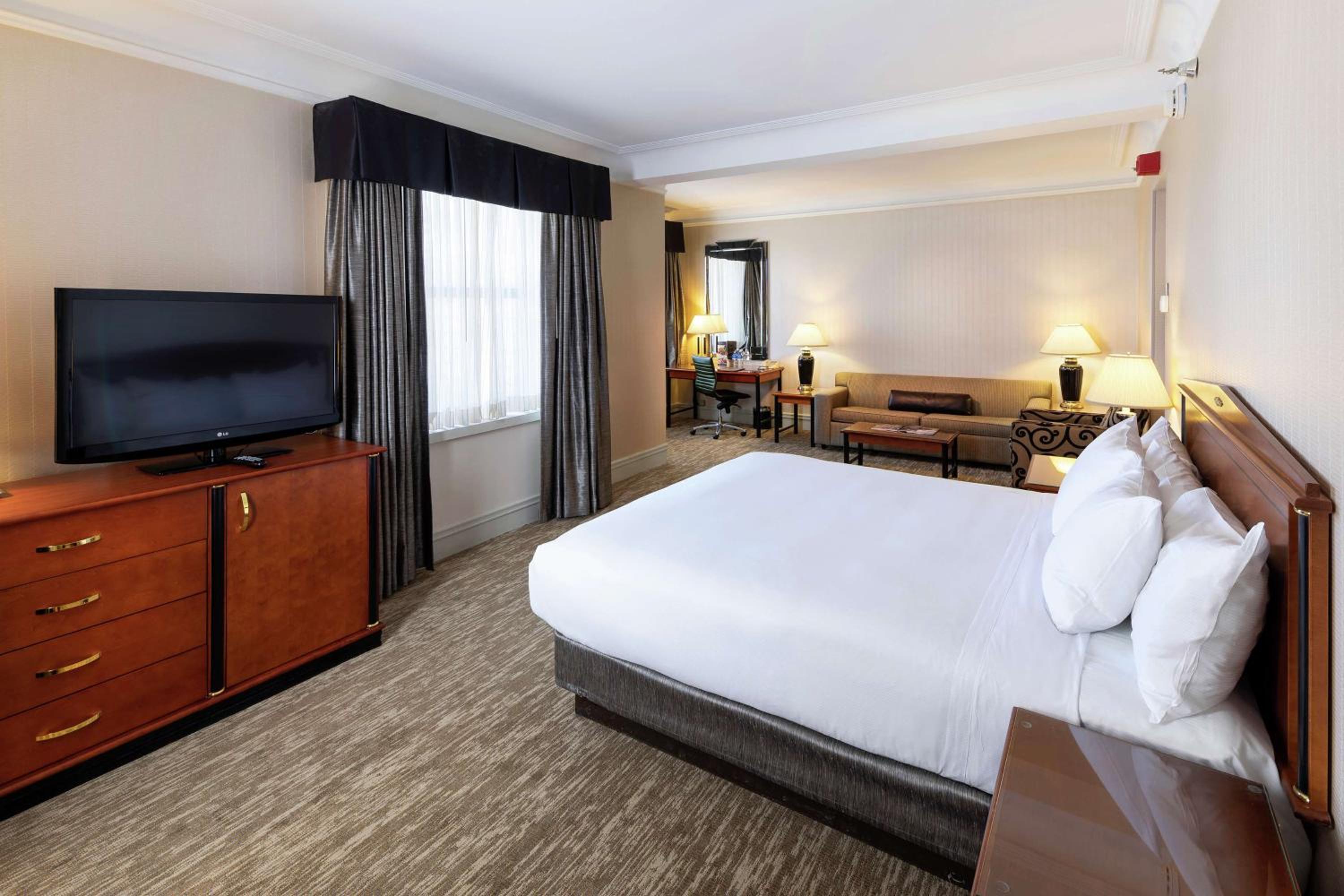 hilton cincinnati netherland plaza