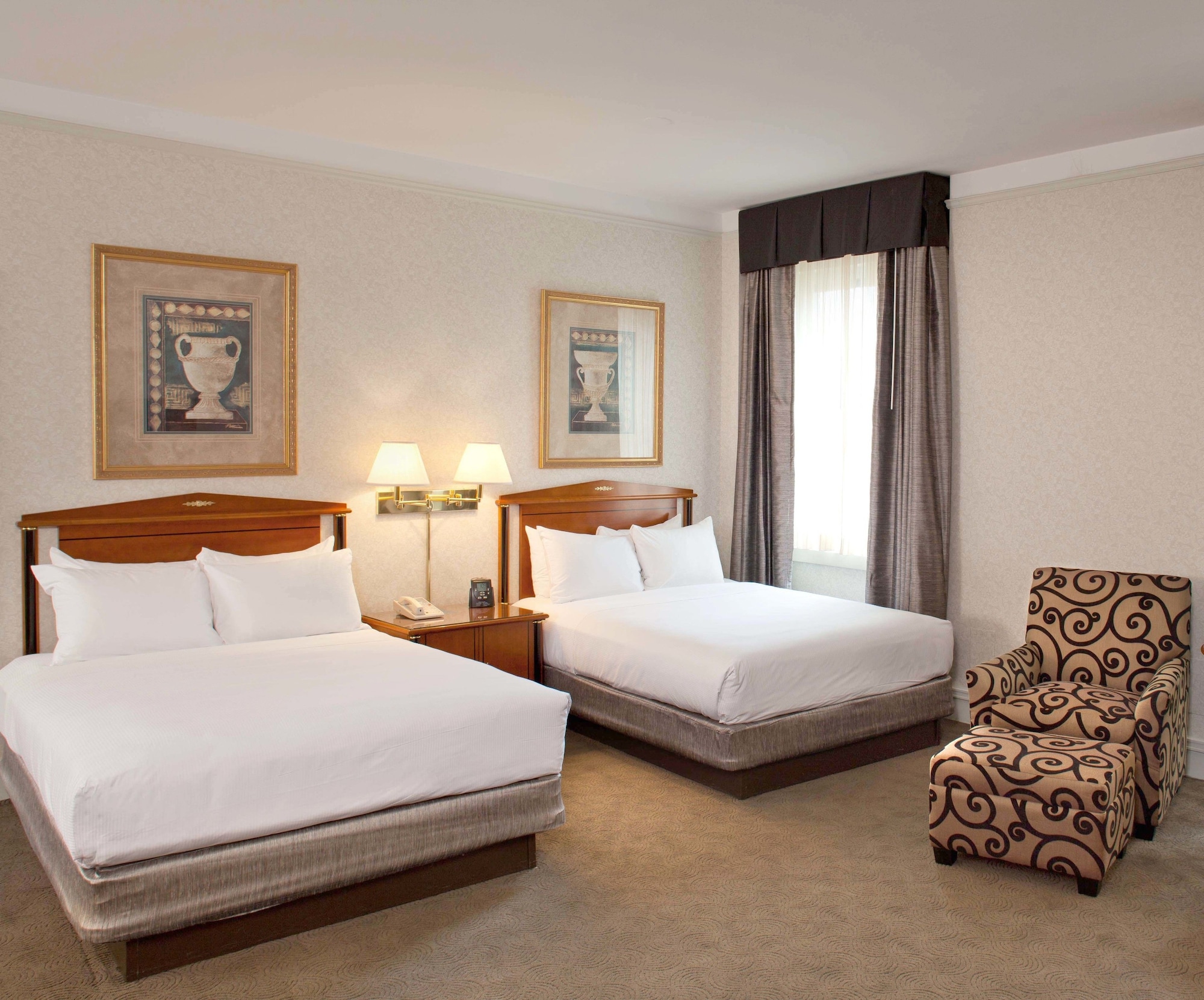 hilton cincinnati netherland plaza