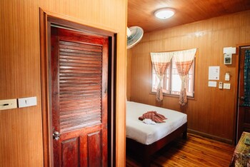 noble night guesthouse kanchanaburi