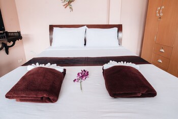 noble night guesthouse kanchanaburi