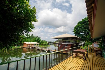 noble night guesthouse kanchanaburi