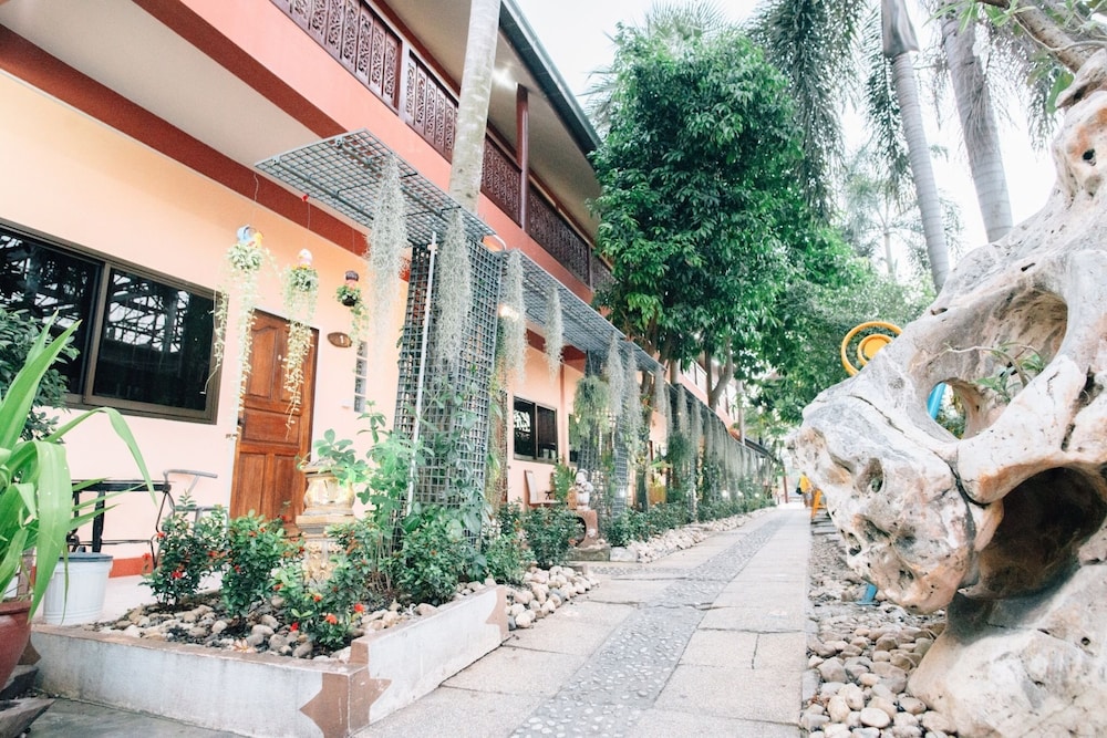 noble night guesthouse kanchanaburi