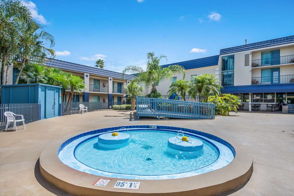 clarion inn and suites central clearwater beach