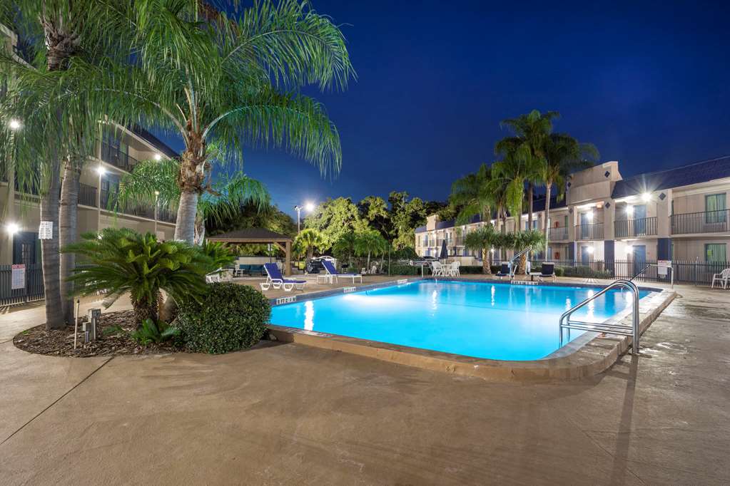 clarion inn and suites central clearwater beach