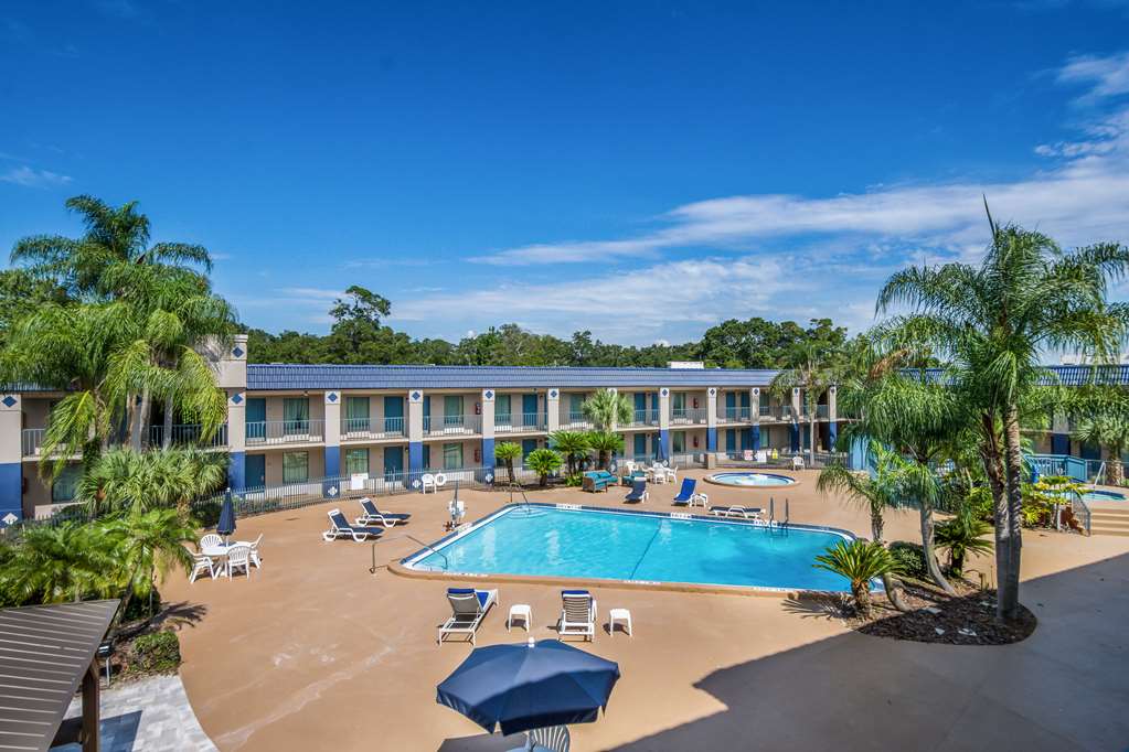 clarion inn and suites central clearwater beach