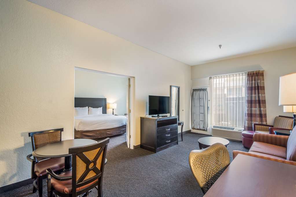 clarion inn and suites central clearwater beach