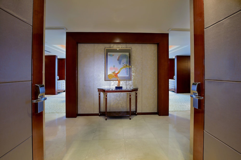 crowne plaza zhenjiang by ihg