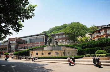 crowne plaza zhenjiang by ihg