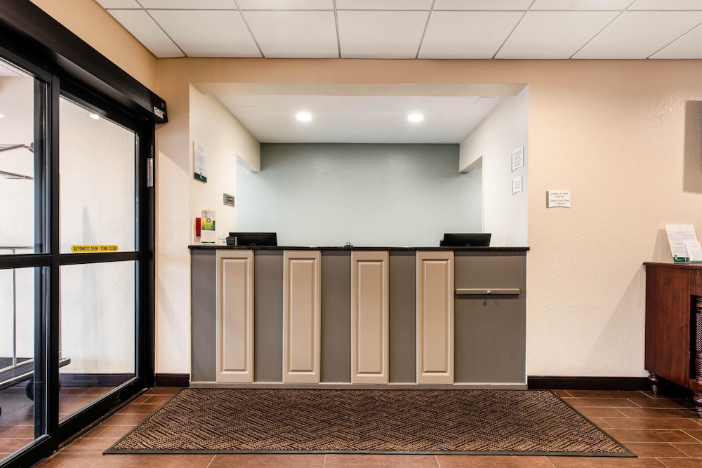 quality inn valley west point