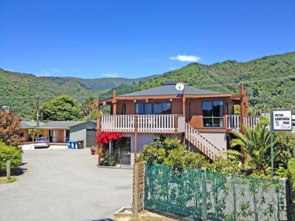 picton campervan park adults only